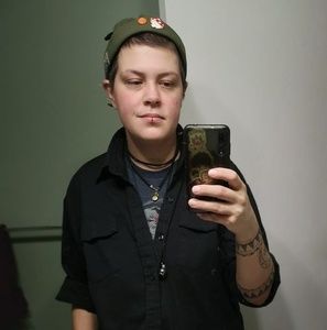 Meet your Posher, Charcoal